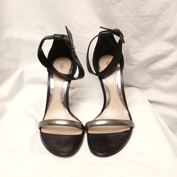 SEBASTIAN 2-Toned Sandals - Picture 9 of 9